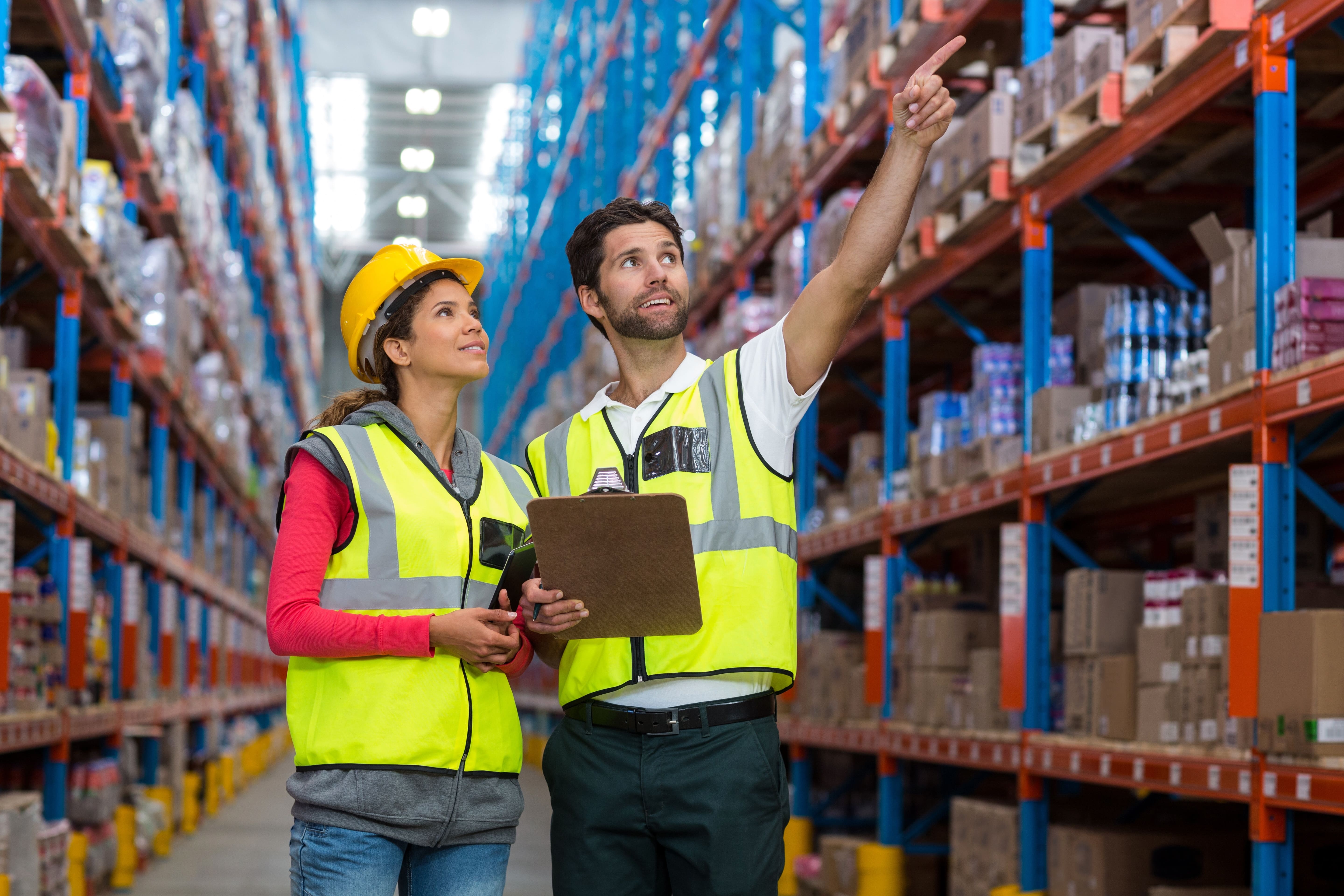 Especialistas en producción y logística